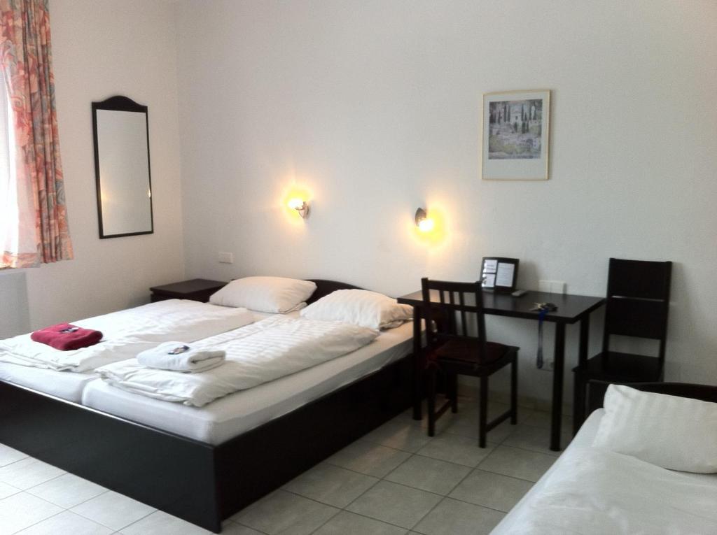 Hotel Goldener Engel Waldbronn Zimmer foto
